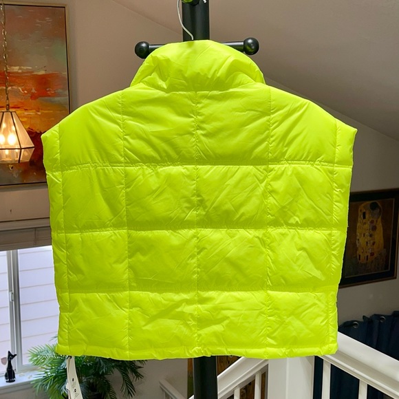 ❇️Calvin Klein❇️ Cropped Mock-Neck Zip-Up Puffer Vest In Neon Green  Size M - Picture 4 of 9